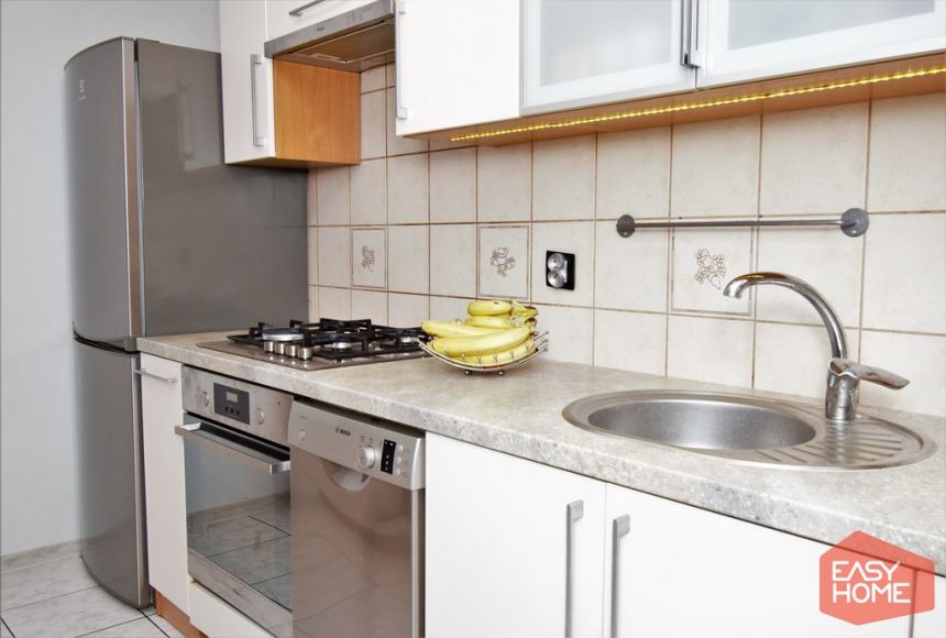 Rezerwacja. Ładne 3 pokojowe z balkonem. miniaturka 12