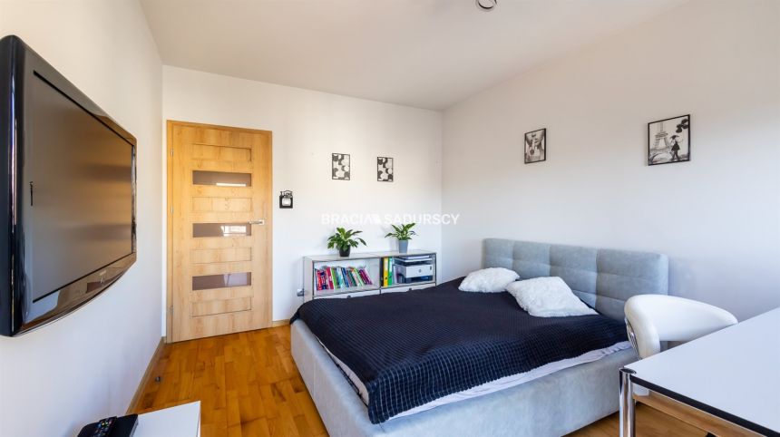 Nowoczesny salon 40m2/2balkony/garaz/piwnica miniaturka 15