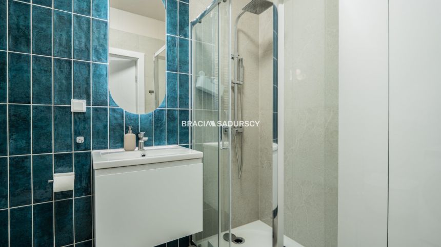 Jasna i wygodna kawalerka w apartamentowcu miniaturka 10