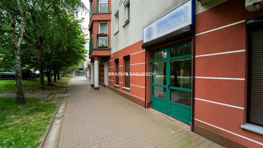 Lokal usługowy w centrum zabudowy mieszkaniowej! miniaturka 36