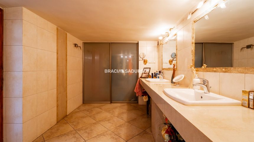 Atrakcyjny dom z działką 1760m2 w Bochni miniaturka 36
