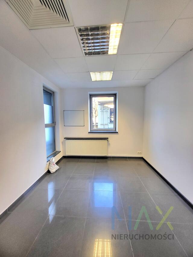 3 pokojowe biuro w centrum. Nowoczesny budynek z windą miniaturka 2