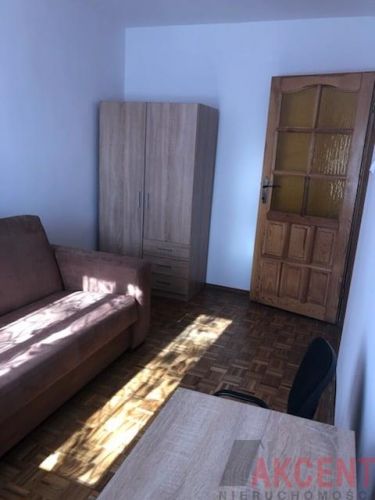 POKÓJ DO WYNAJECIA W 3 POKOJOWYM MIESZKANIU