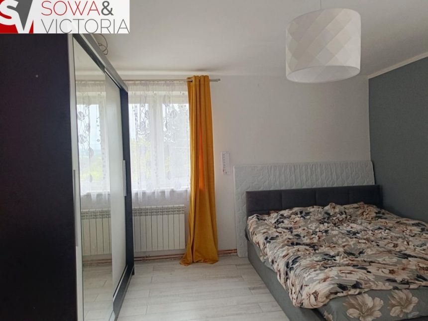 Baza wypadowa w Góry Sowie, ok 800 m od stacji PKP miniaturka 4