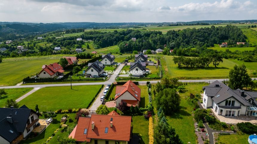 Przepiękny dom na sprzedaż w spokojnej okolicy! miniaturka 28