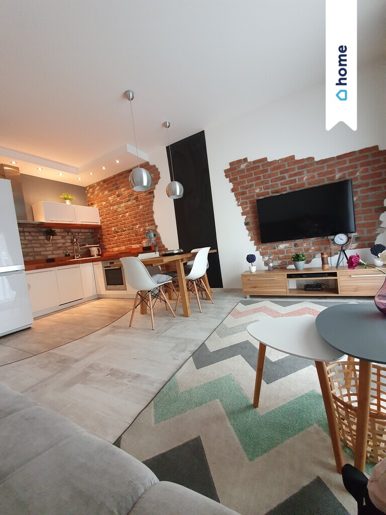 Ładne 2 pokoje, bliskość stacji tramwajowej.   WAT miniaturka 6