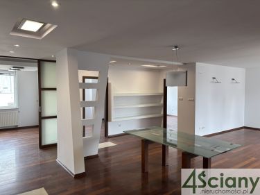 Komfortowy 4-pokojowy apartament na Woli