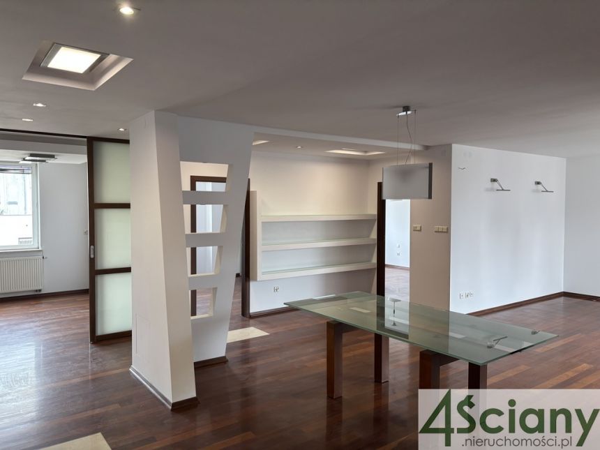 Komfortowy 4-pokojowy apartament na Woli - zdjęcie 1