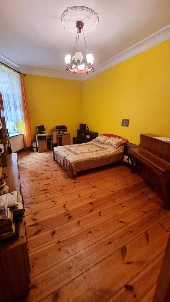 odrestaurowana kamienica, I piętro, balkon miniaturka 3