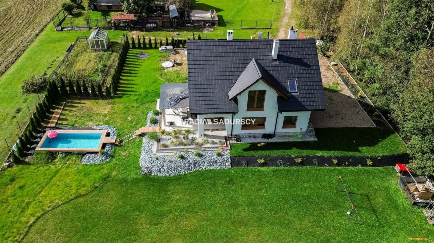 Marcyporęba - wolnostojący dom na działce 56 arów miniaturka 8