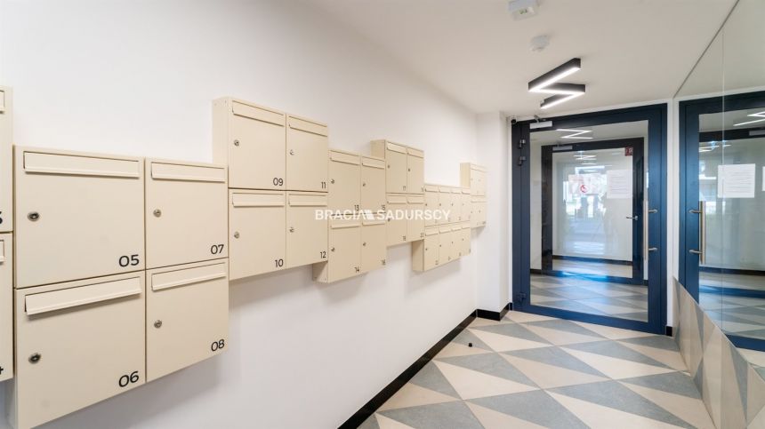 2 pok 40m2 z balkonem i tarasem na dachu budynku miniaturka 21