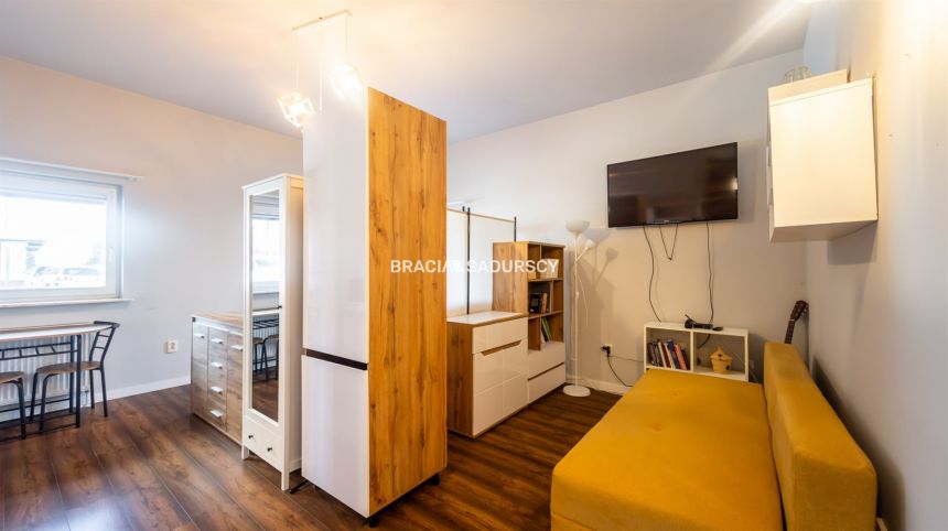 Komfortowe przestronne mieszkanie w apartamentowcu miniaturka 11