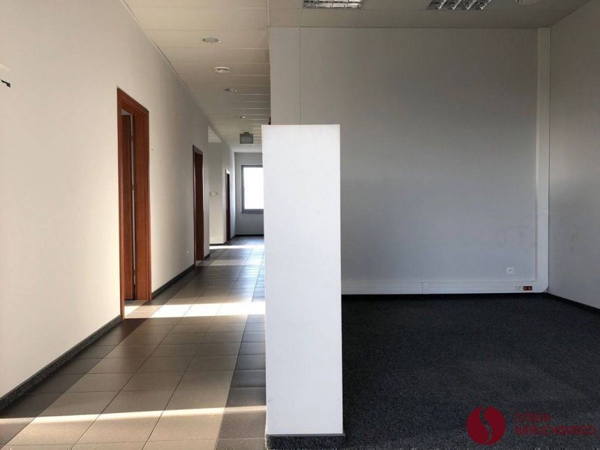 Nowoczesny i przestronny lokal biurowy w Gnieźnie miniaturka 2