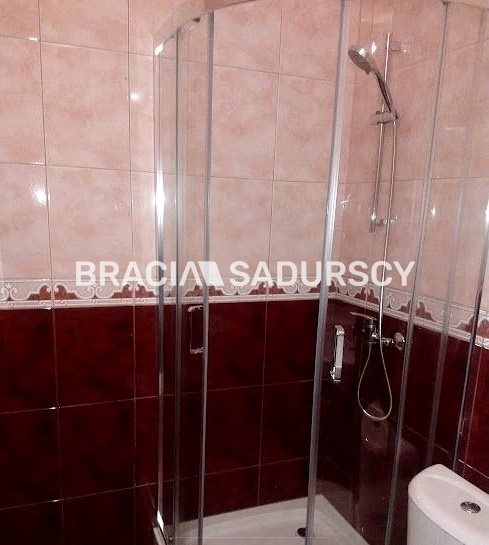 KAWALERKA OSOBNA KUCHNIA BALKON PRĄDNIK CZERWONY miniaturka 10