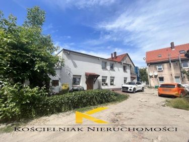 Dom z możliwością lokalu z garażem w centrum.