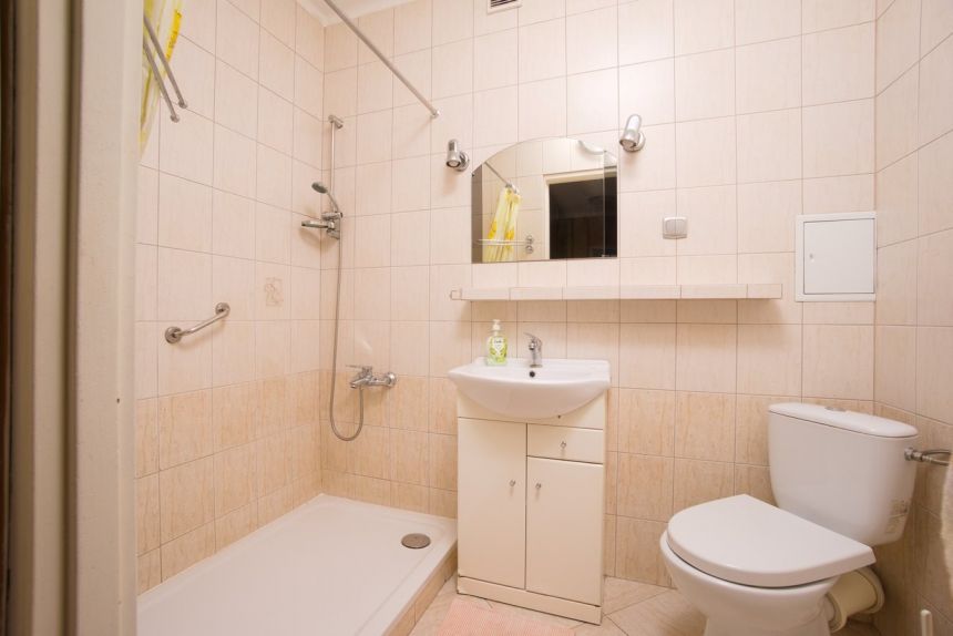 3 pokoje, balkon, ciepła woda z sieci, garaż miniaturka 9