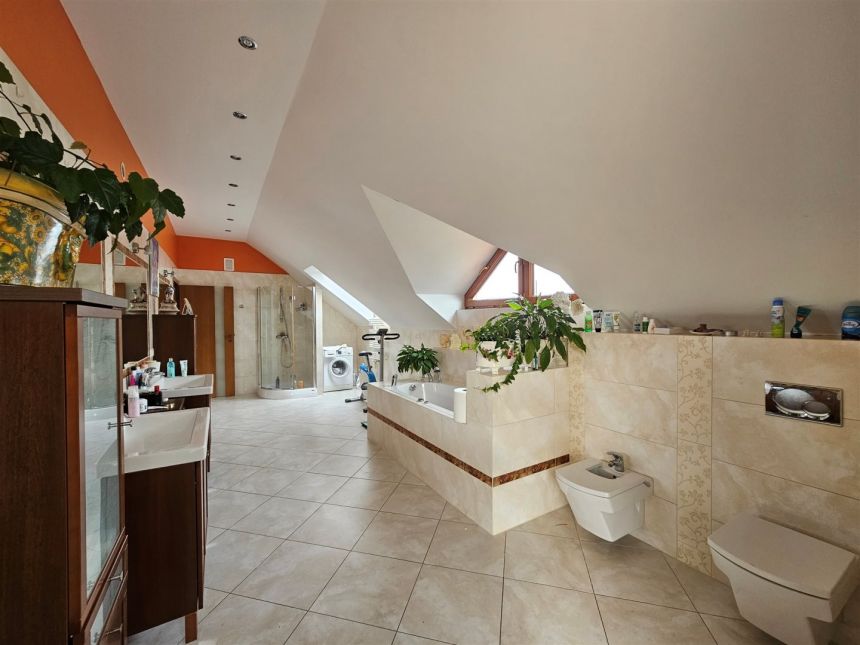 Zadbany dom w Bęczarce o pow. 200m². miniaturka 18