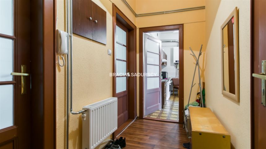 Centrum: przestronne 2-pok. z balkonem i piwnicą!! miniaturka 11
