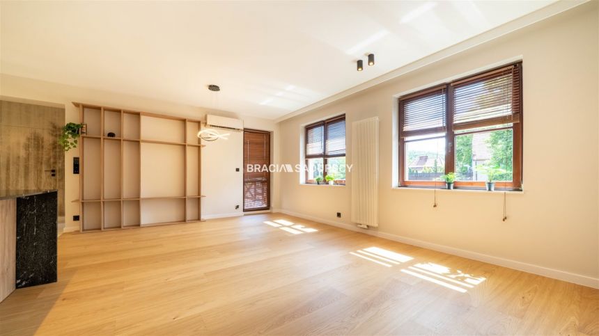 Wola Justowska apartament z miejscem postojowym miniaturka 17