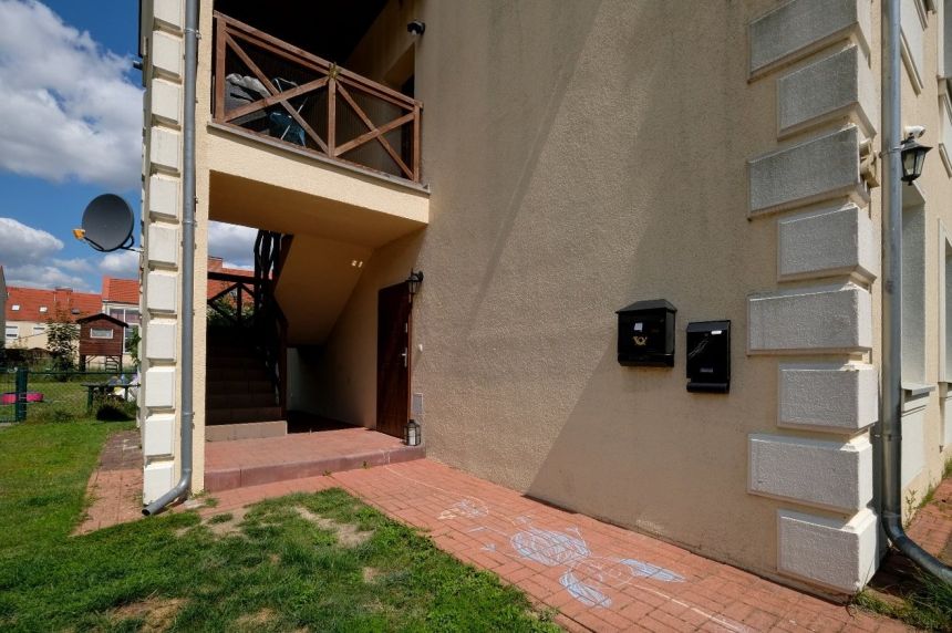 Bezczynszowe, z ogródkiem 150 m2 i garażem 17 m2 miniaturka 23