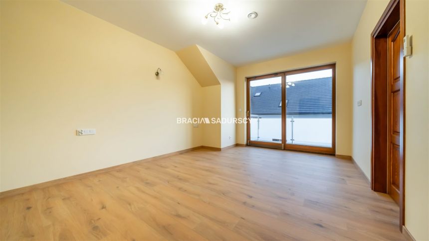 Wysoki standard, ponad 300 m2, 12,5 arowa działka miniaturka 29