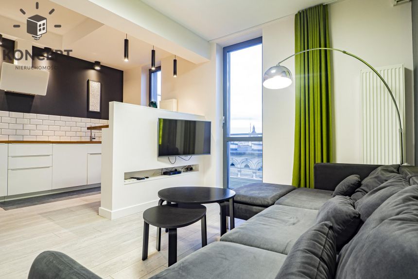 Apartament z tarasem w centrum miasta - zdjęcie 1
