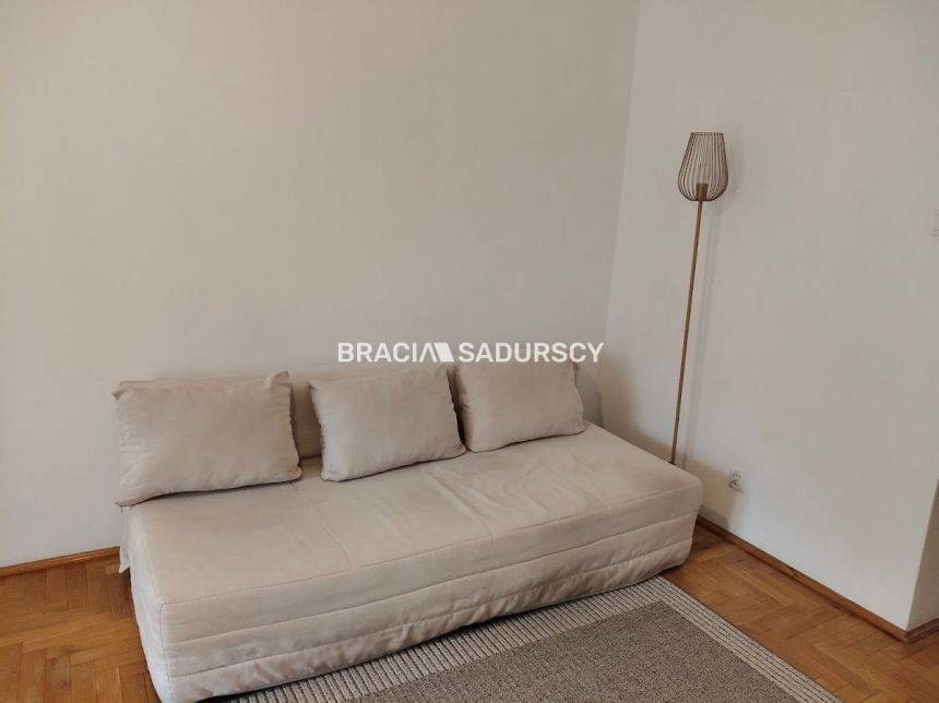 KAWALERKA OSOBNA KUCHNIA BALKON PRĄDNIK CZERWONY miniaturka 6