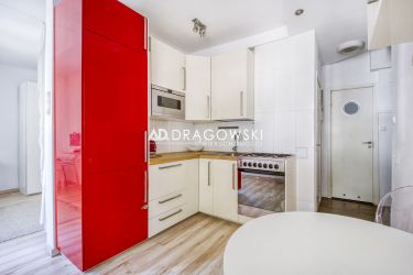 32 m2 Rondo Wiatraczna kamienica parter ciche