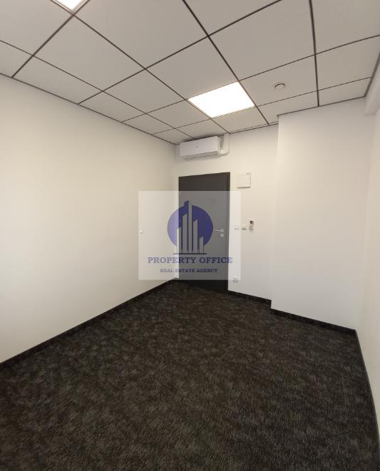 Włochy: biuro 10,50 m2 miniaturka 2