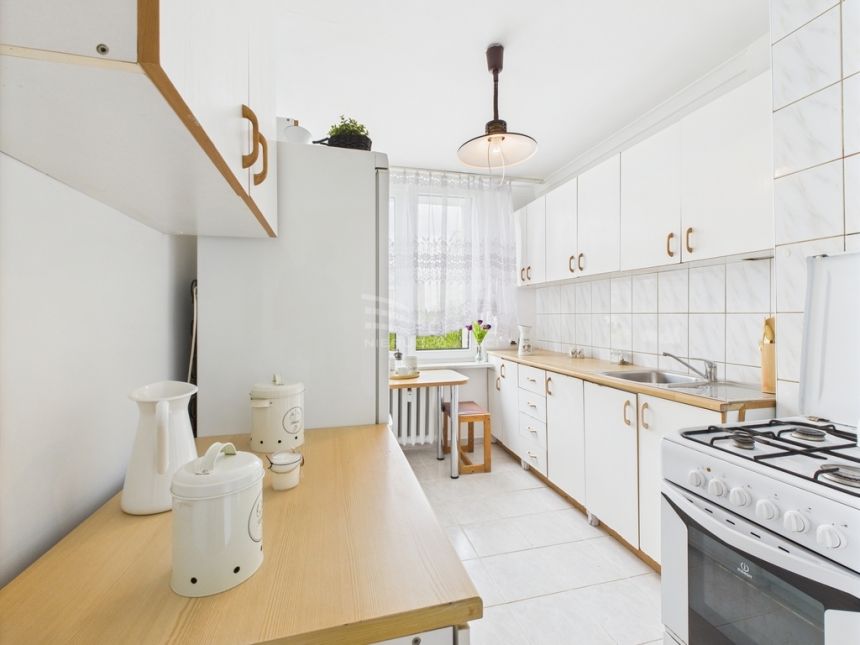 3 pokoje z oddzielną kuchnią i balkonem - zdjęcie 1