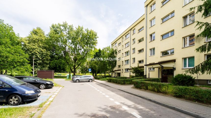 ul.Powstańców – 2 pokoje, osobna kuchnia, balkon miniaturka 21