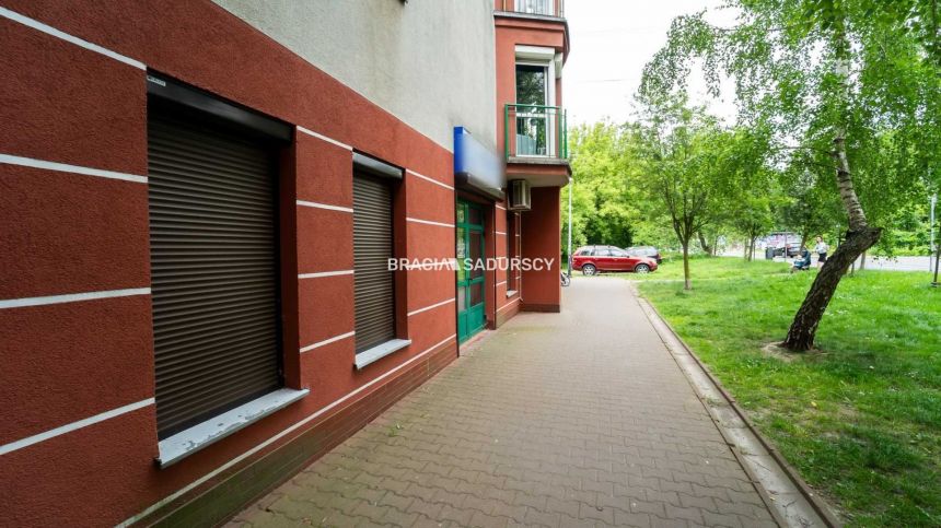 Lokal usługowy w centrum zabudowy mieszkaniowej! miniaturka 37