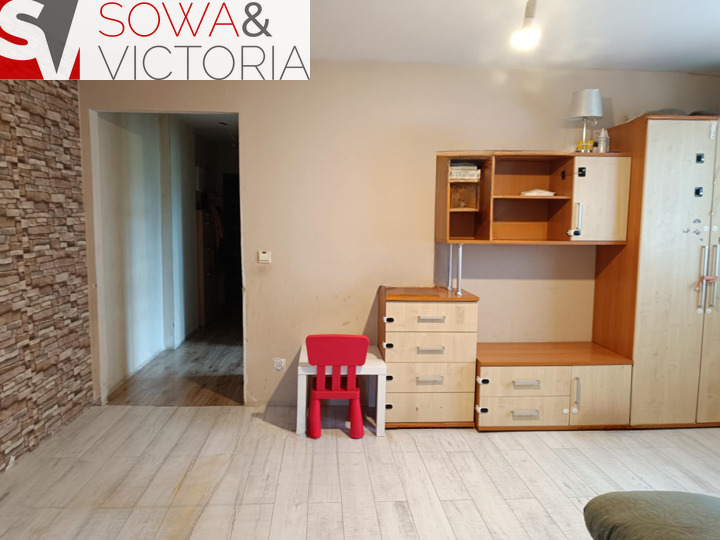 Baza wypadowa w Góry Sowie, ok 800 m od stacji PKP miniaturka 1