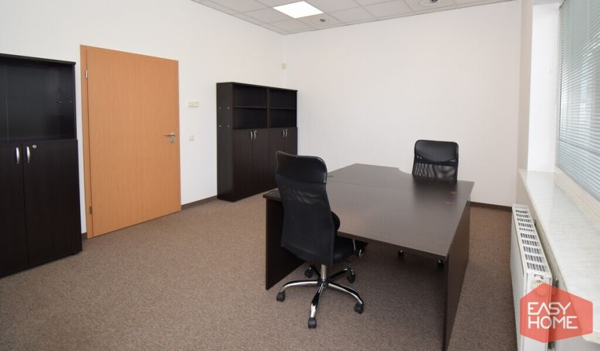 Lokal 90 m2, podzielony na 7 biur, klima., parking miniaturka 3