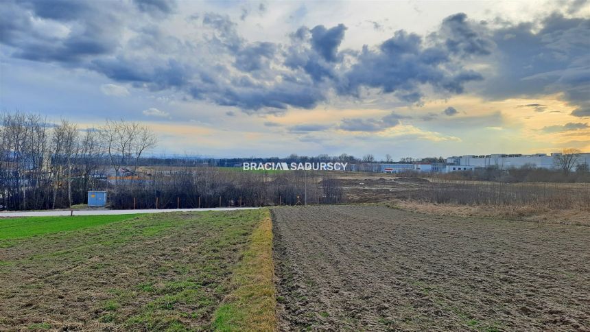 Działka produkcyjno – usługowa w Morawicy miniaturka 8