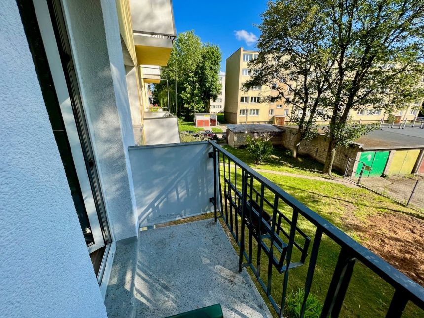 Ulica Ciasna, trzy samodzielne pokoje po remoncie miniaturka 12