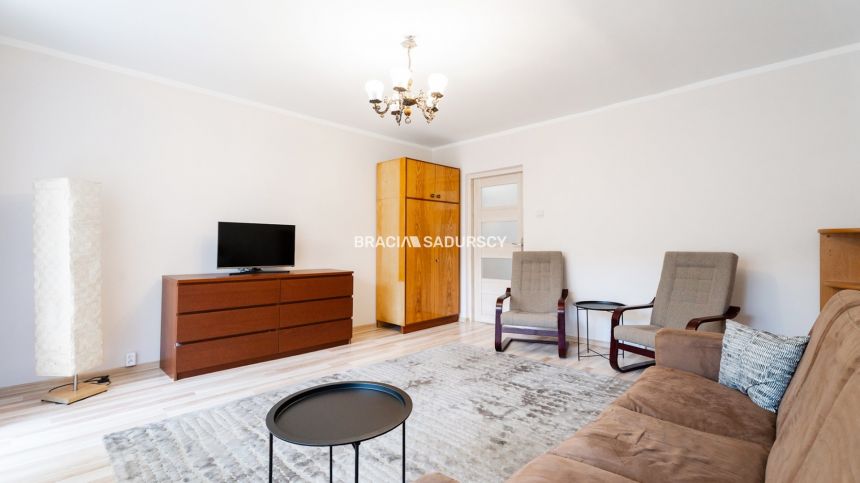 ul.Powstańców – 2 pokoje, osobna kuchnia, balkon miniaturka 5