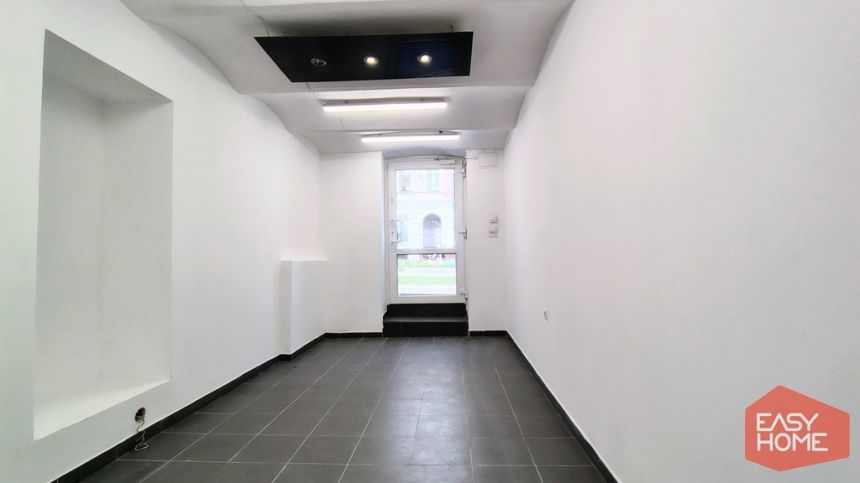Lokal handlowo - biurowy w centrum Wildy. - zdjęcie 1
