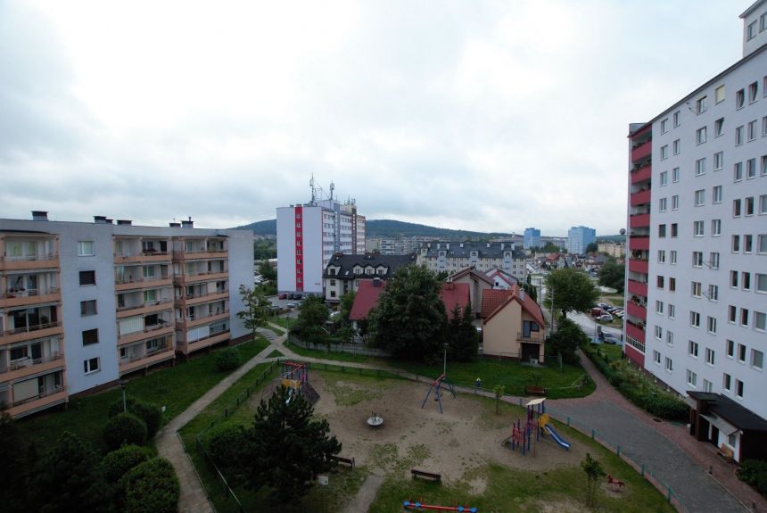 2 pokoje, widna kuchnia, duży balkon, ul. miniaturka 8