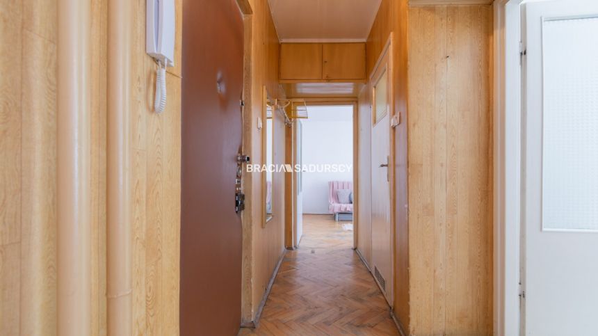 Dwupokojowe mieszkanie z olbrzymim potencjałem! miniaturka 18