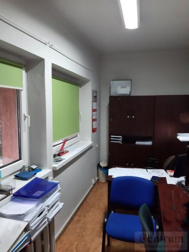 Pokój biurowy, czynsz obejmuje media (m.in. CO)...