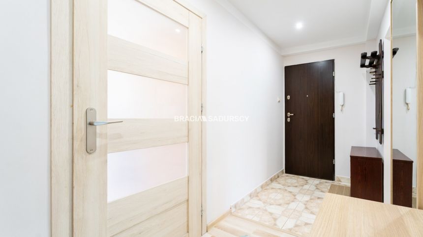 ul.Powstańców – 2 pokoje, osobna kuchnia, balkon miniaturka 13