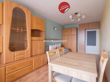 2 SYPIALNIE NOWA HUTA WANDA 44 M2 OSOBNA KUCHNIA