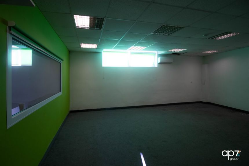 Do wynajęcia lokal 330m2 na magazyn/handel/usługi miniaturka 3