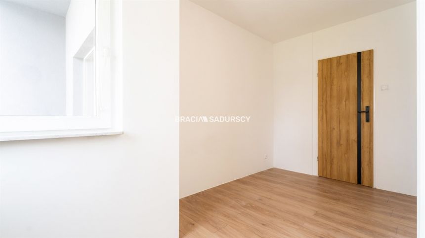 4 osobne pokoje, balkon, Rondo Mateczne 800 m miniaturka 14