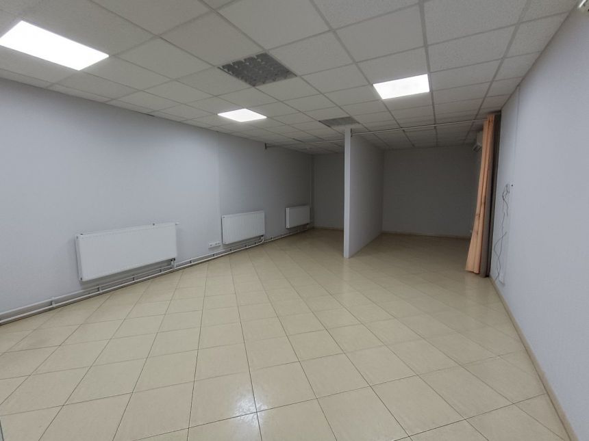 Lokal około 70m2, parter, czarnów - zdjęcie 1