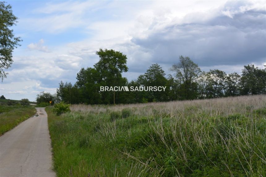 Działka w całości budowlana o pow.: 1313 m2 - zdjęcie 1