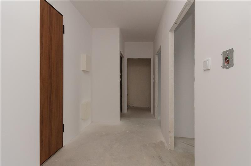 APARTAMENT  na 3 PIĘTRZE Z  TARASEM W STANIE DEWEL miniaturka 11