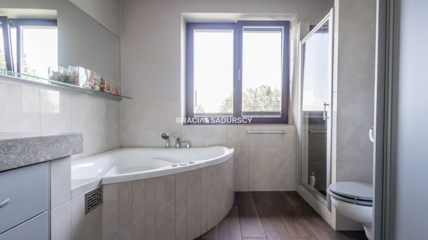 Dom w Swoszowicach 275m2 z dużą działką miniaturka 38