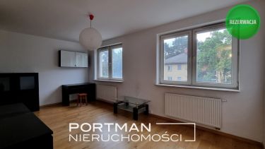 Blisko PKP, winda, komórka lokatorska.